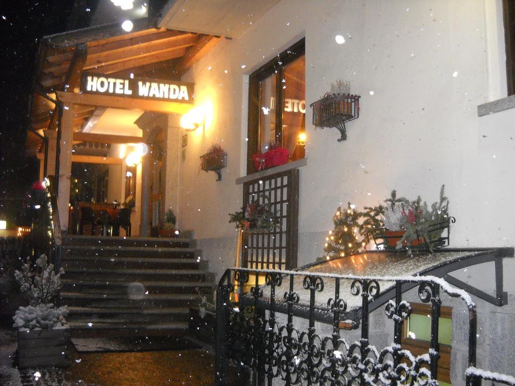 Hotel Wanda Pinzolo Exteriér fotografie