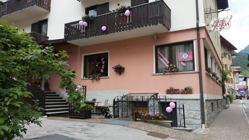 Hotel Wanda Pinzolo Exteriér fotografie